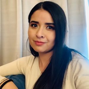 Meet your Posher, Ana